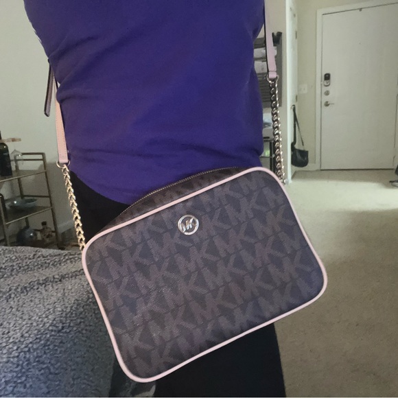 Michael Kors Jet Set Logo Crossbody - Picture 6 of 7